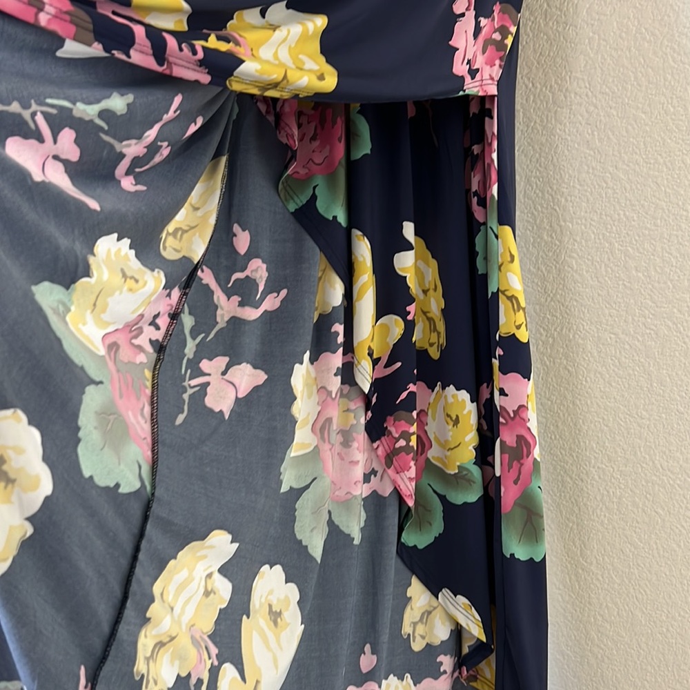 eloges Floral Dress Size Medium - Picture 9 of 14